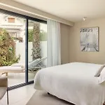 Anfitrion & Villa *