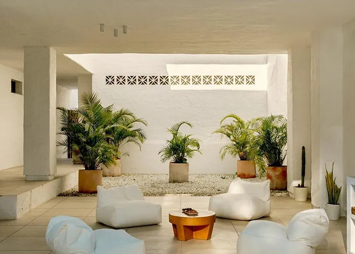 فيلة Anfitrion & ماربيا