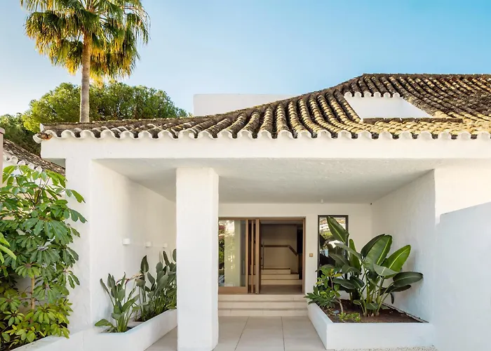 Anfitrion & فيلة