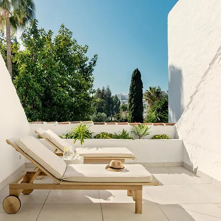 Anfitrión Villas&suites *